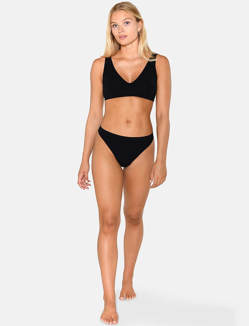 CCDK Copenhagen - Bamboo Seamless String Brief - string - black - 3