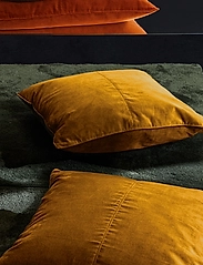 Ceannis - C/c 50x50 Yellow Velvet - cushion covers - yellow - 1
