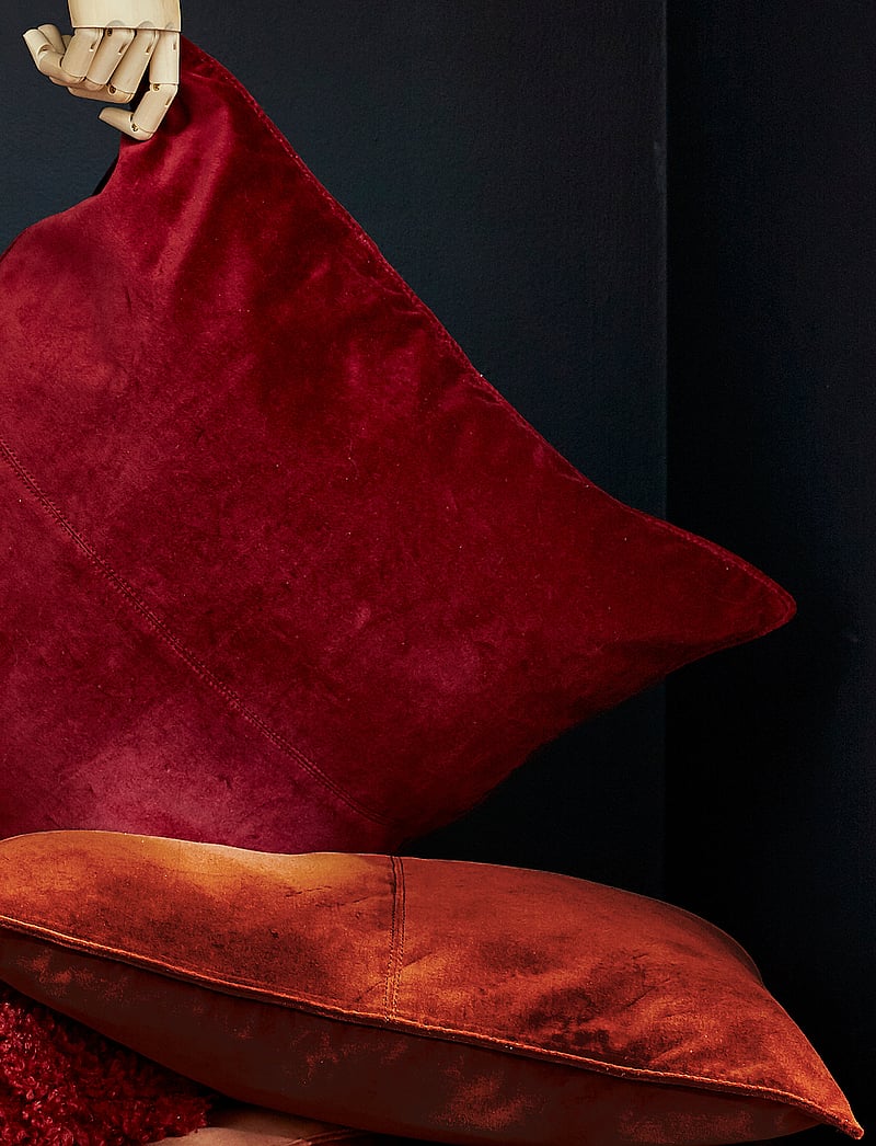 Ceannis - Velvet Cushion cover 50x50 cm - kissenbezüge - new red - 2