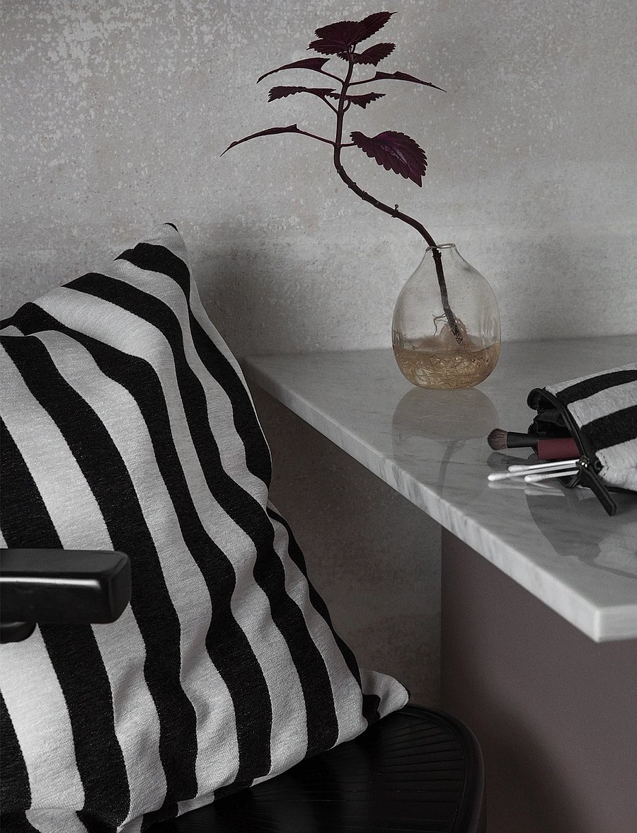 Ceannis - Cushion Cover Striped - padjad - white - 0