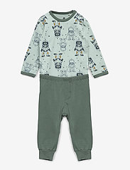 CeLaVi - Baby Pyjamas Set - AOP - pyjamassæt - balsam green - 0