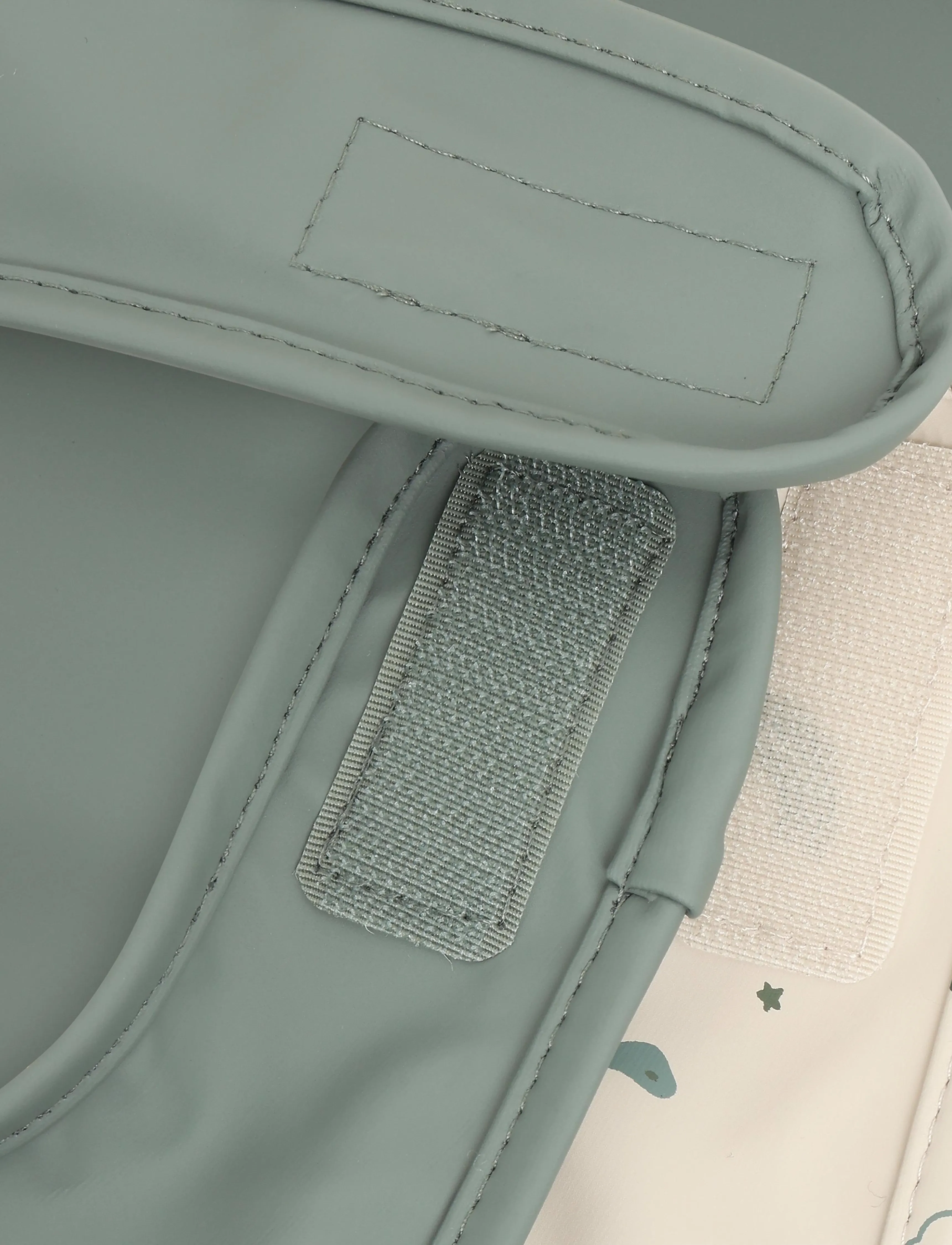 CeLaVi - Long PU Bib 2-pack - hagesmække uden ærmer - agave green - 4