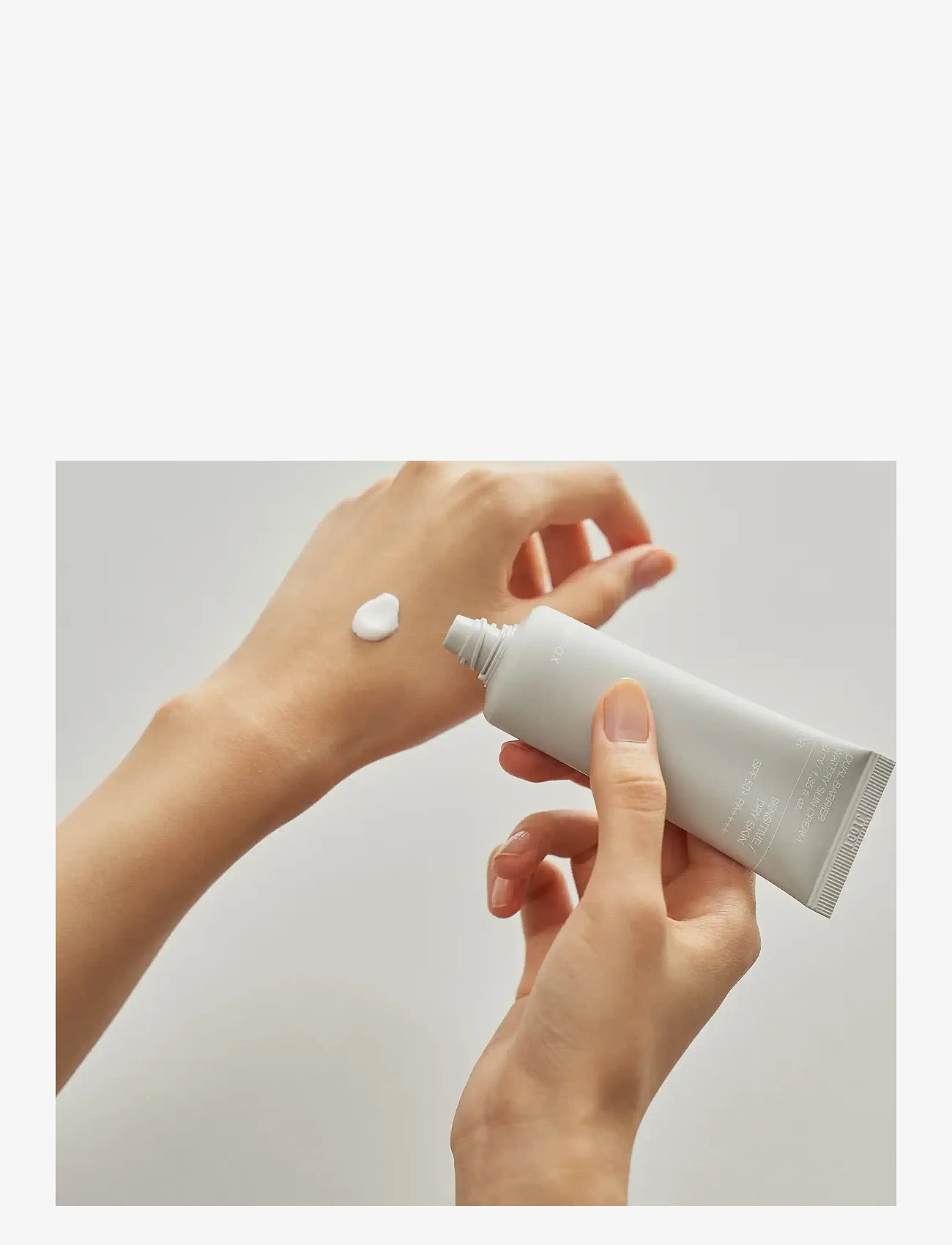 Celimax - Dual Barrier Watery Sun Cream - fyrir líkama - clear - 1