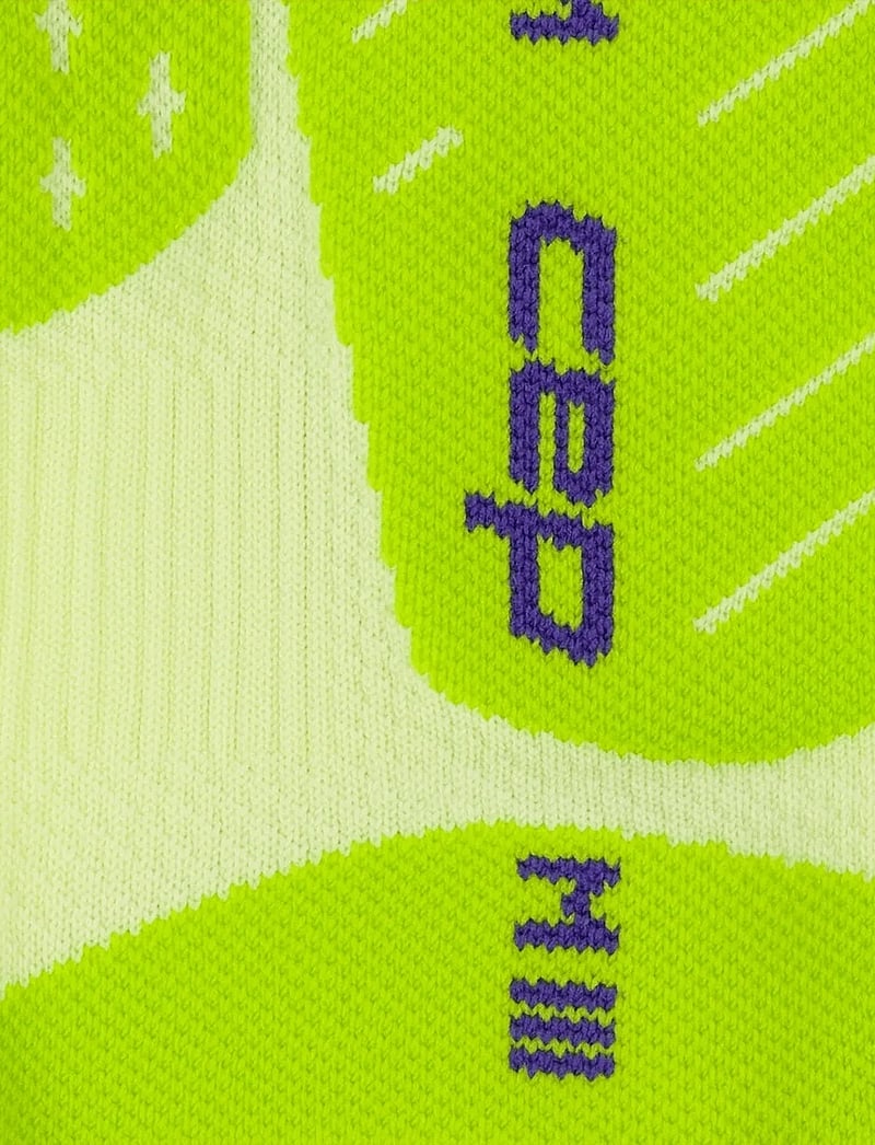 CEP - CORE RUN EDT. FADE SOCKS, MID CUT - sportstrømper - lime/blue - 4