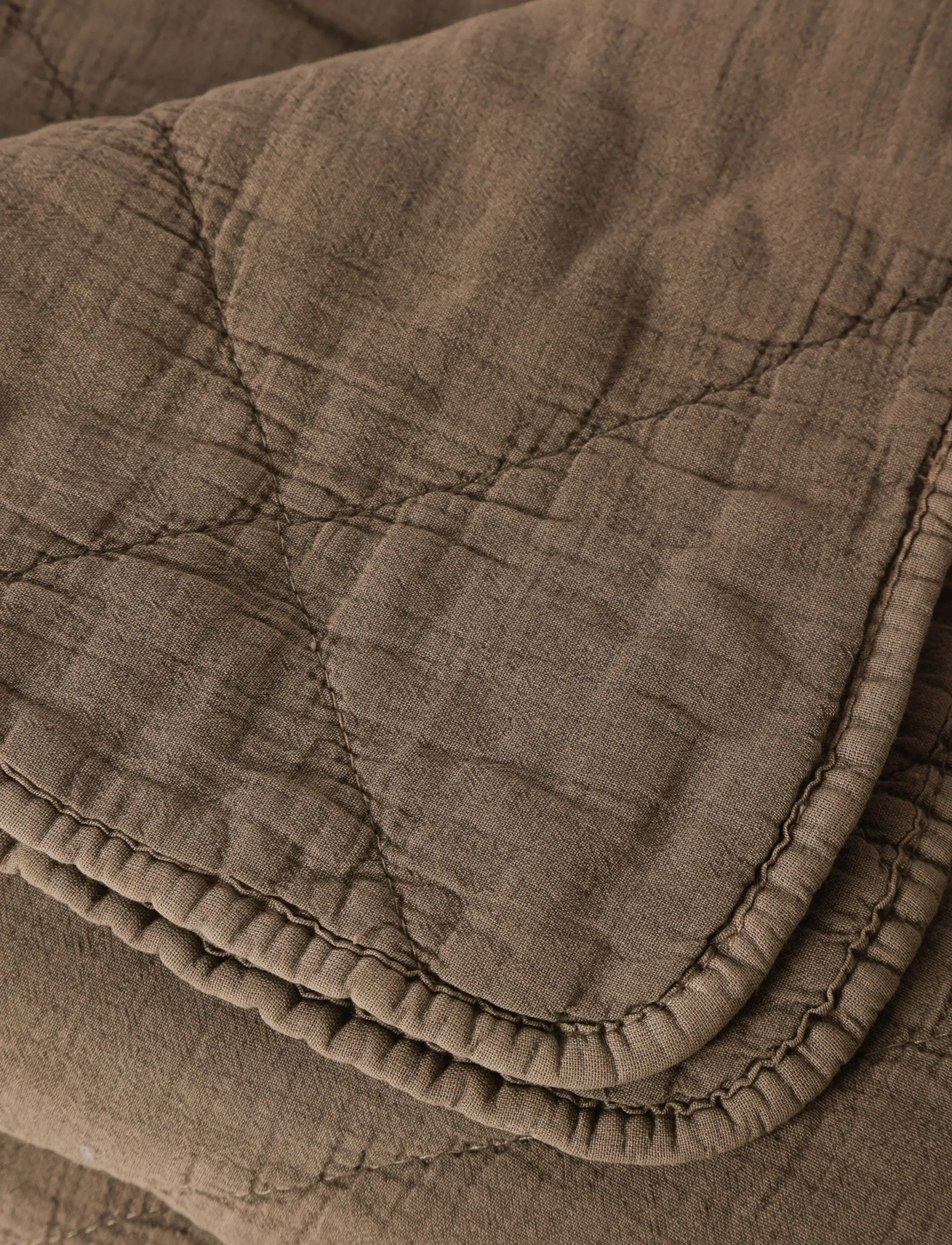C'est Bon - Bedspread - sengetæpper - dark chocolate - 1