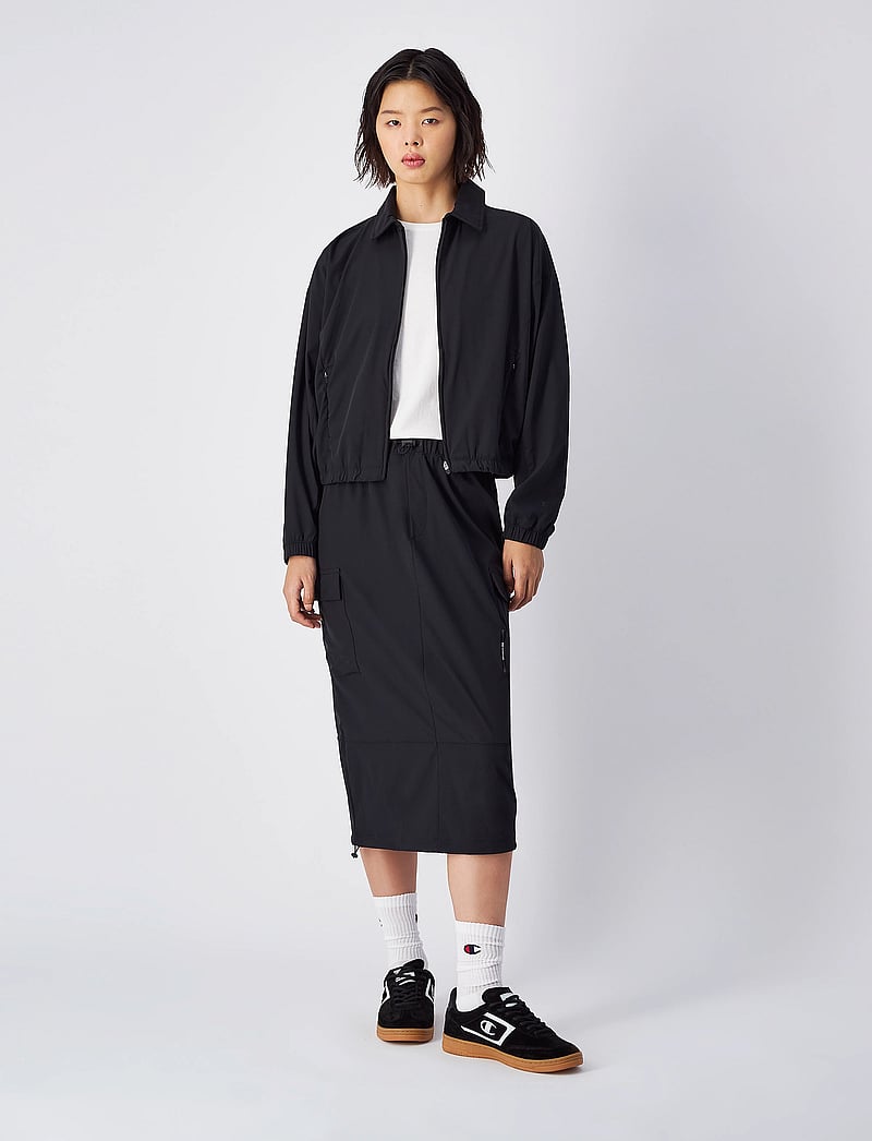 Champion - Woven Jacket - ulkovaatteet - black beauty - 0