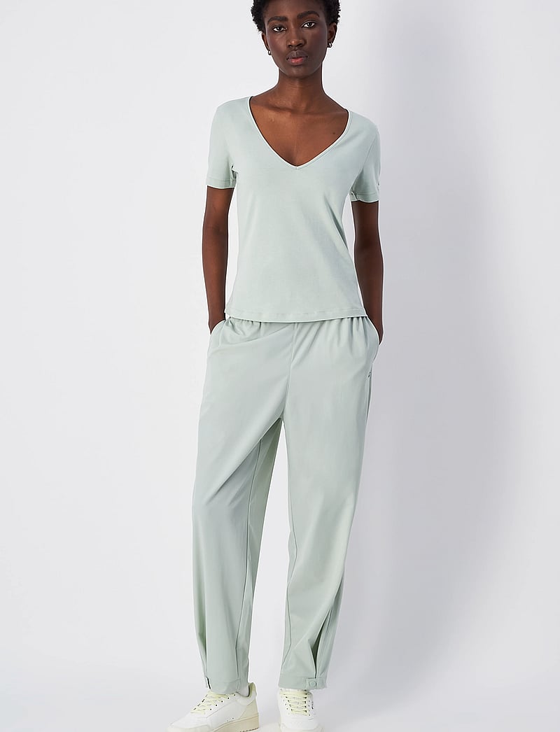 Champion - Woven Straight Hem Pants - casual - clever sage - 0