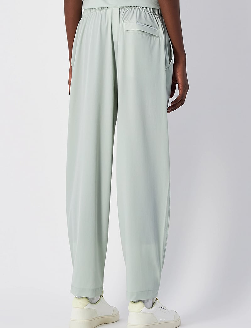 Champion - Woven Straight Hem Pants - casual - clever sage - 3