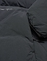 Champion - Hooded Jacket - Žieminės striukės - black beauty - 3