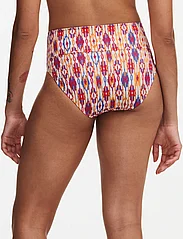 Chantelle Beach - Devotion Bikini Full brief - højtaljede bikinitrusser - red ikat - 3