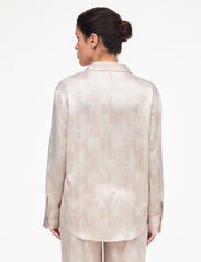 CHANTELLE - Quarts Shirt Long Sleeve - tops - abstract print - 4
