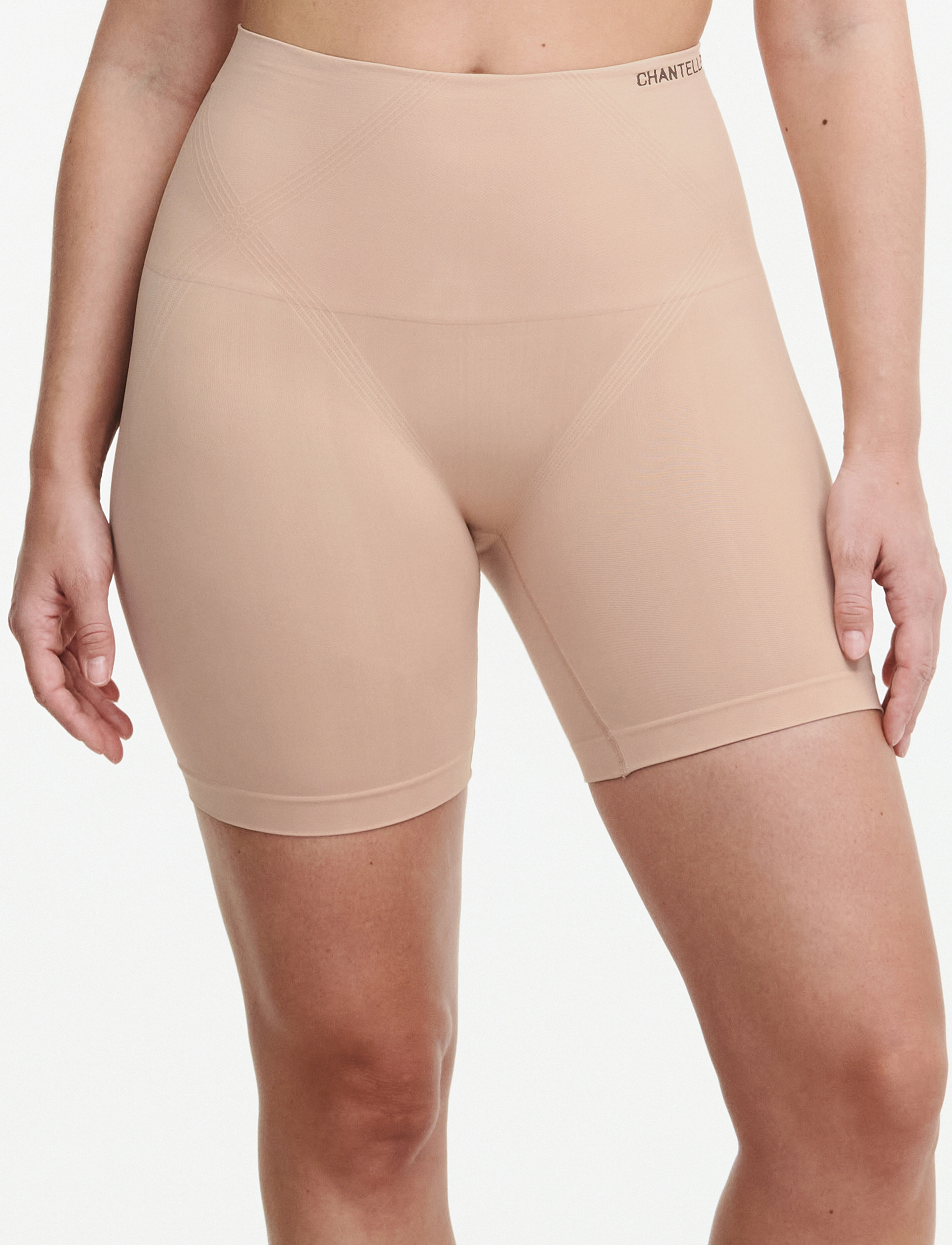 CHANTELLE Smooth Comfort Sculpting Biker Shorts, S, Cream, Shapewear > Underdele, Dame