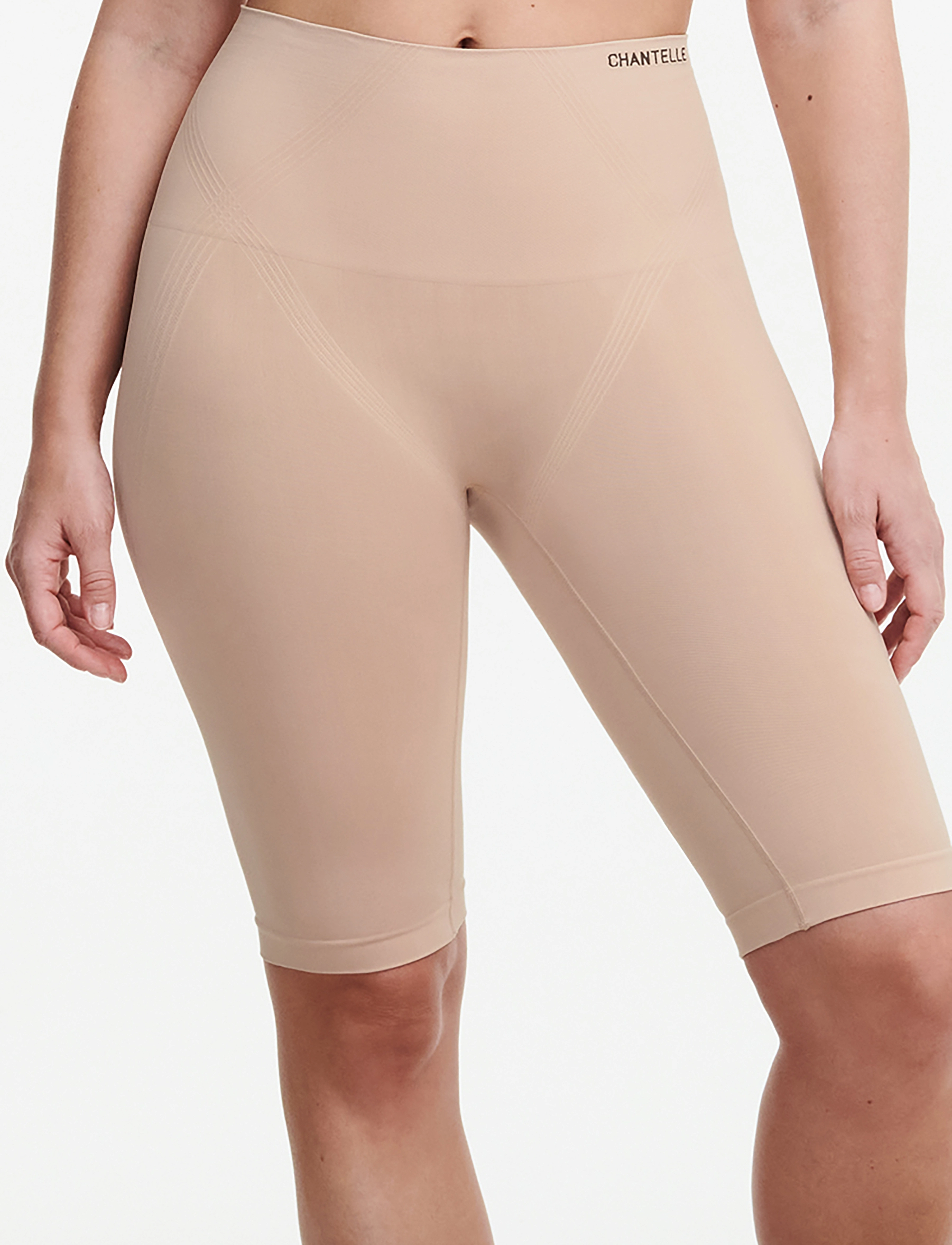 CHANTELLE Smooth Comfort Sculpting Long Shorts, M, Cream, Shapewear > Underdele, Dame