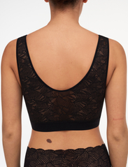 CHANTELLE - Soft Stretch Padded Lace Top - toppiliivit - black - 3
