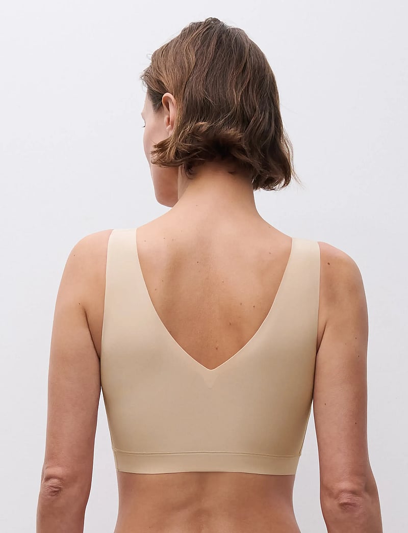 CHANTELLE - Soft Stretch Padded V-Neck Top - bh-linnen - golden beige - 3