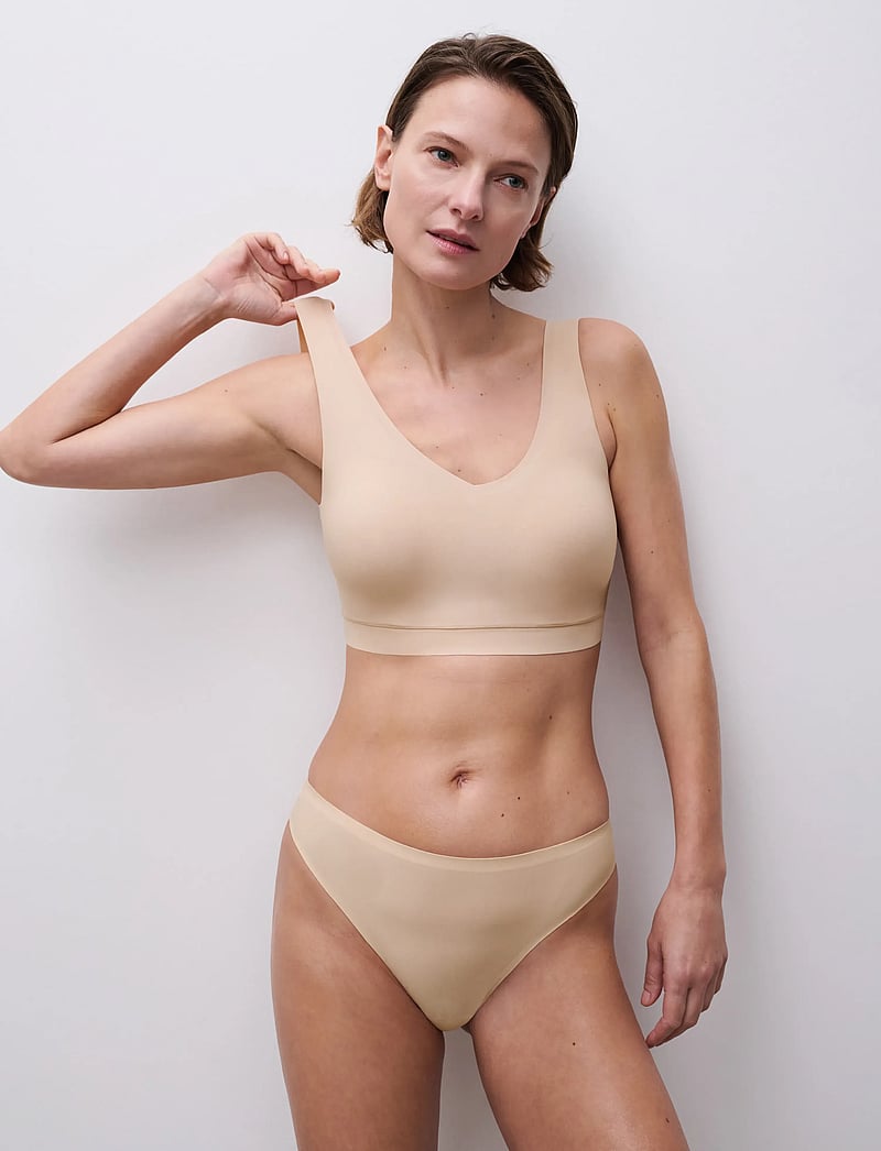 CHANTELLE - Soft Stretch Padded V-Neck Top - bh-linnen - golden beige - 4