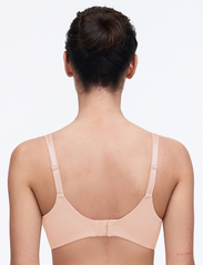 CHANTELLE - Norah Chic Covering Molded Bra - visiškai krūtis dengiančios liemenėlės - soft pink - 4