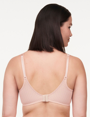 CHANTELLE - Norah Chic Covering T-Shirt Bra - po marškinėliais dėvimos liemenėlės - soft pink - 4