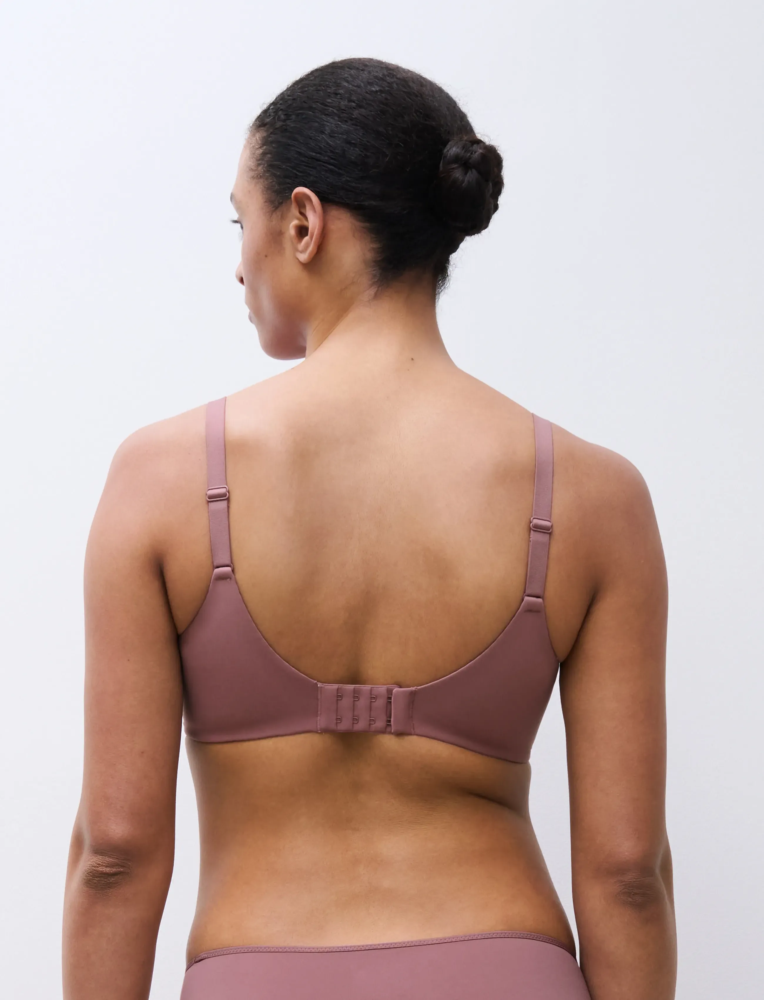 Chantelle Floral Touch Covering Memory T-Shirt Bra dam – bild 6