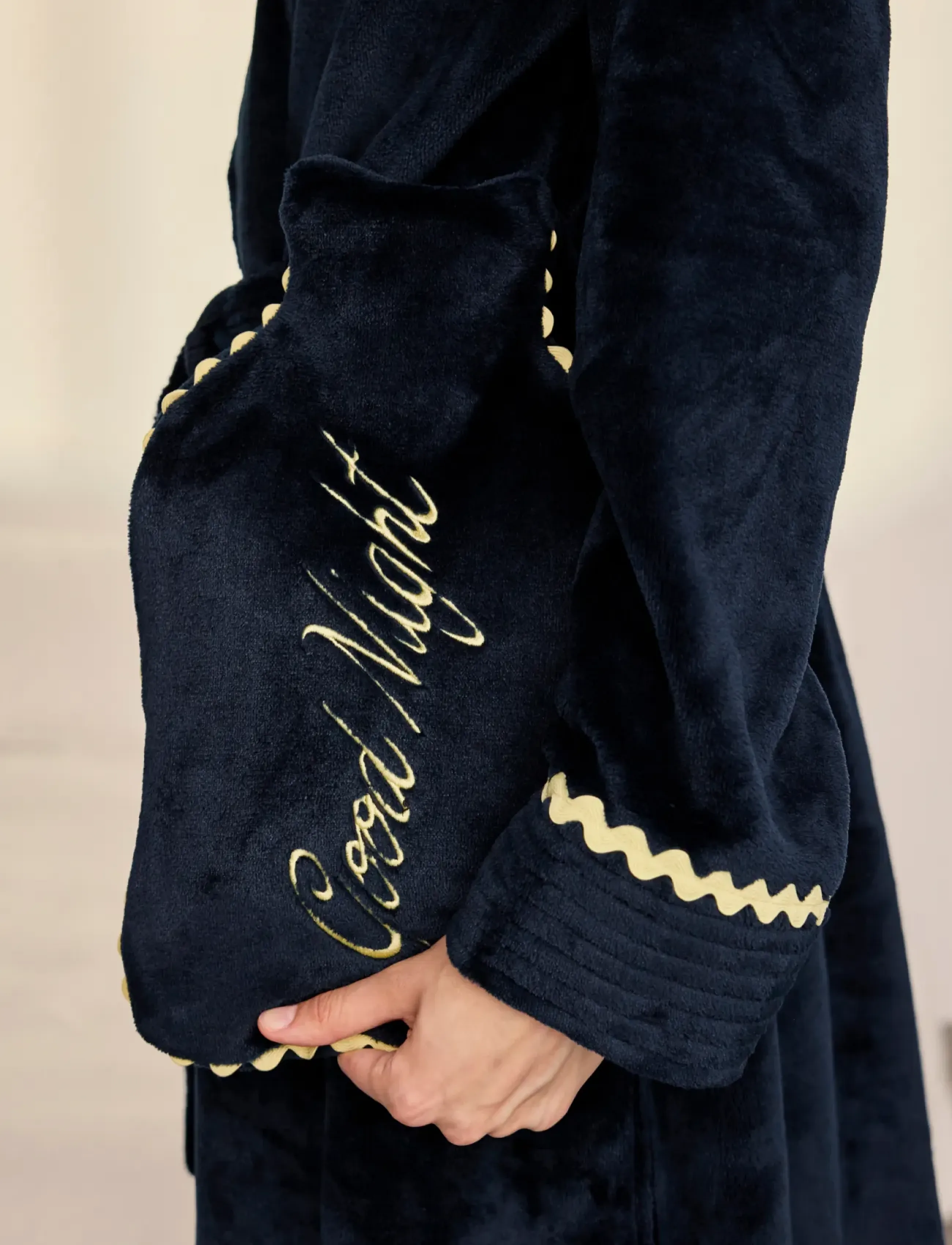 Chelsea Peers - Velvet Embroidered Good Night Hot Water Bottle - navy - 0