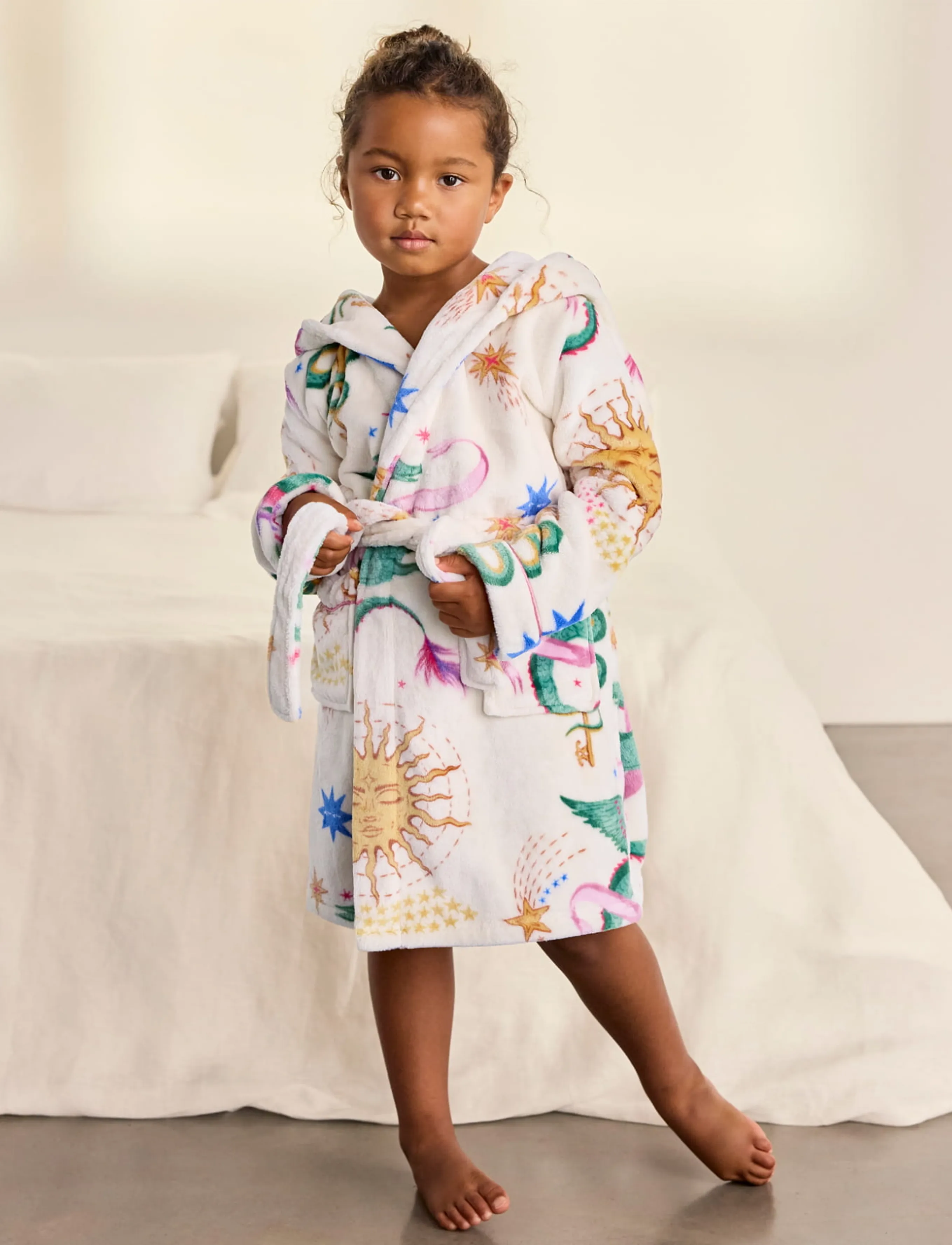 Chelsea Peers - Kids Fleece Mythical Dragon Print Hooded Dressing Gown - hommikumantlid - off white - 5