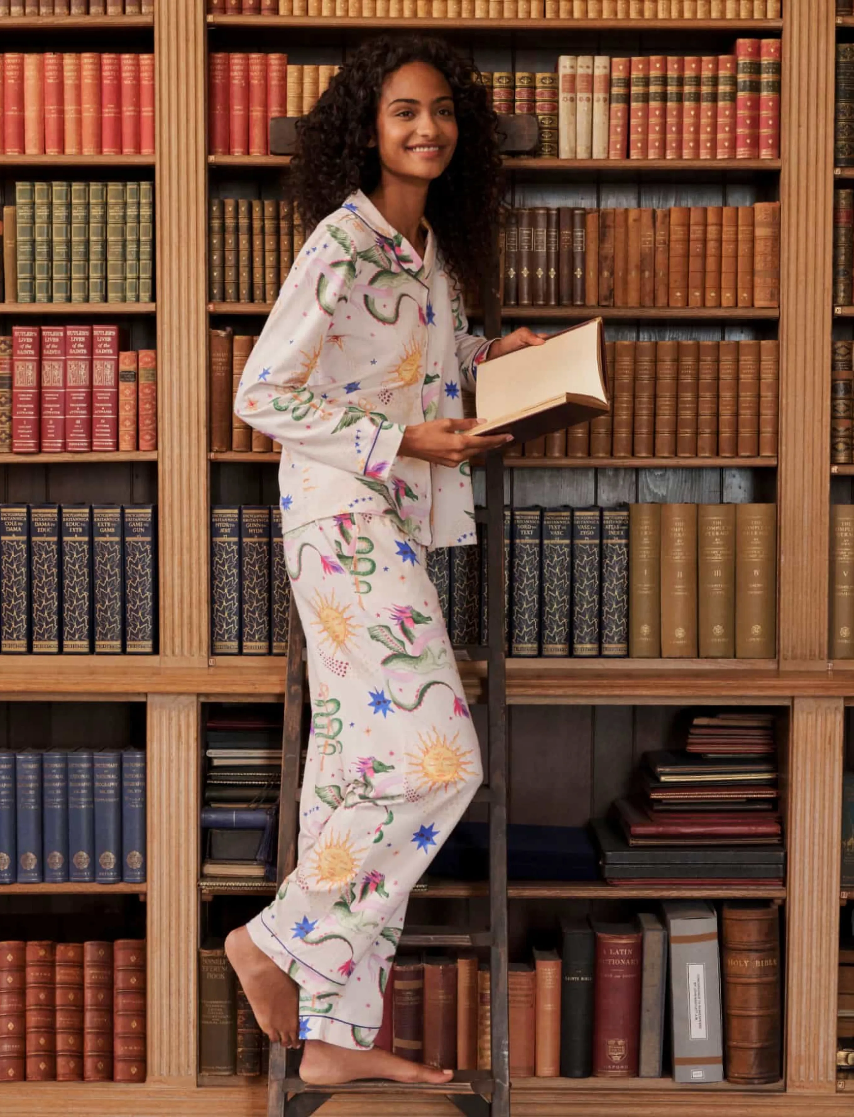 Chelsea Peers Organic Cotton Mythical Dragon Print Long Pyjama Set pyjamas & nattlinnen dam – bild 7