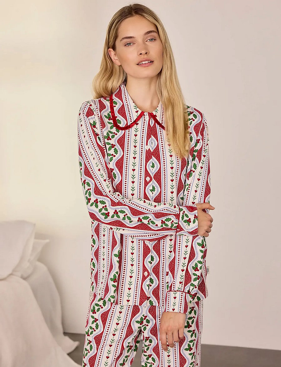 Chelsea Peers - Organic Cotton Holly Print Ruffle Long Pyjama Set - red - 0