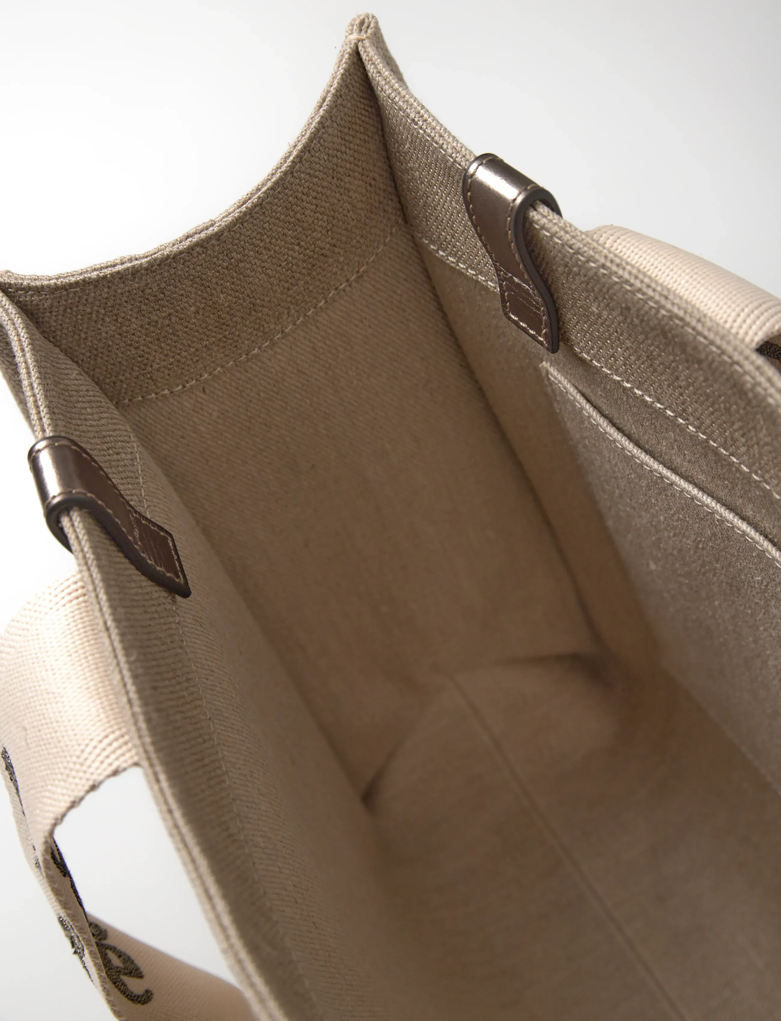 Chloé - Woody Shoulder Bag - shoulder bags - beige - 4