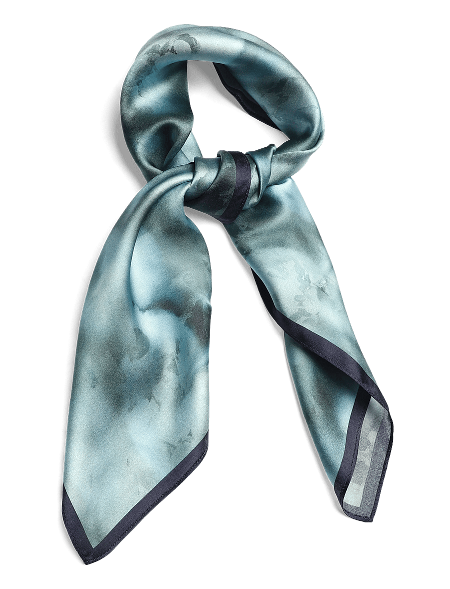 Claire Woman - CWFabiola - winter sky - 0