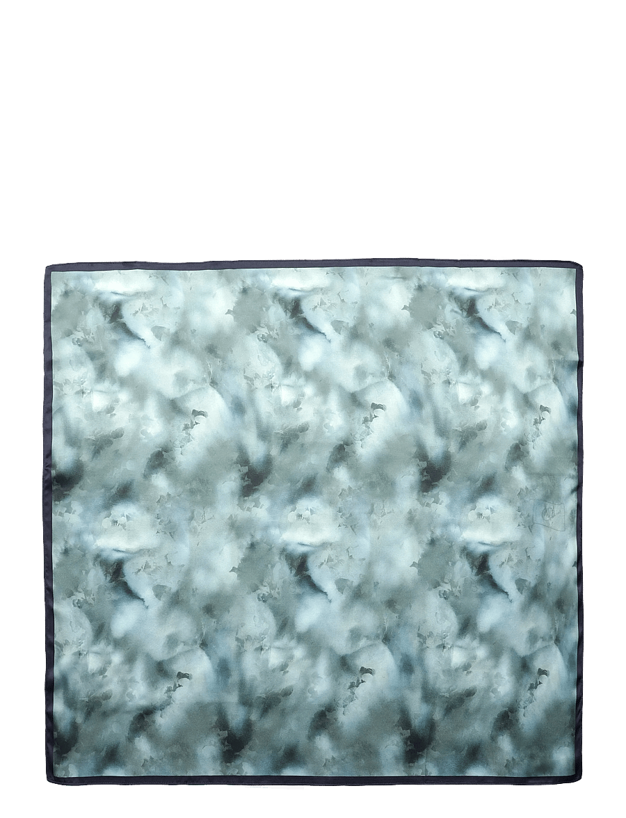 Claire Woman - CWFabiola - winter sky - 1