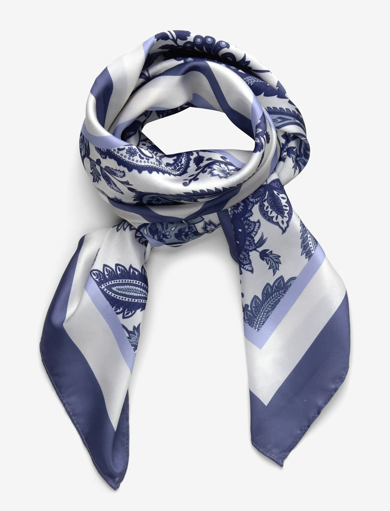 Claire Woman - Cwfaye - wild wind - 1