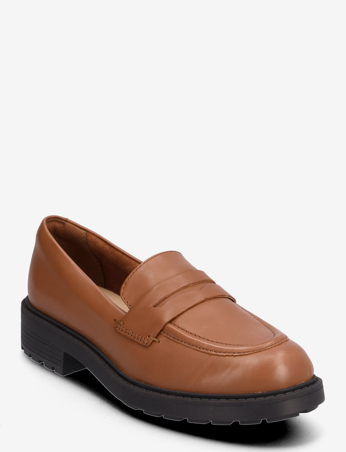 Clarks tan loafers 2025