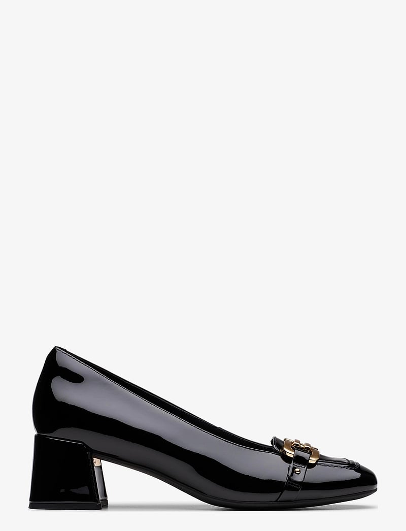 Clarks - Nyta45 Court D - black pat - 1