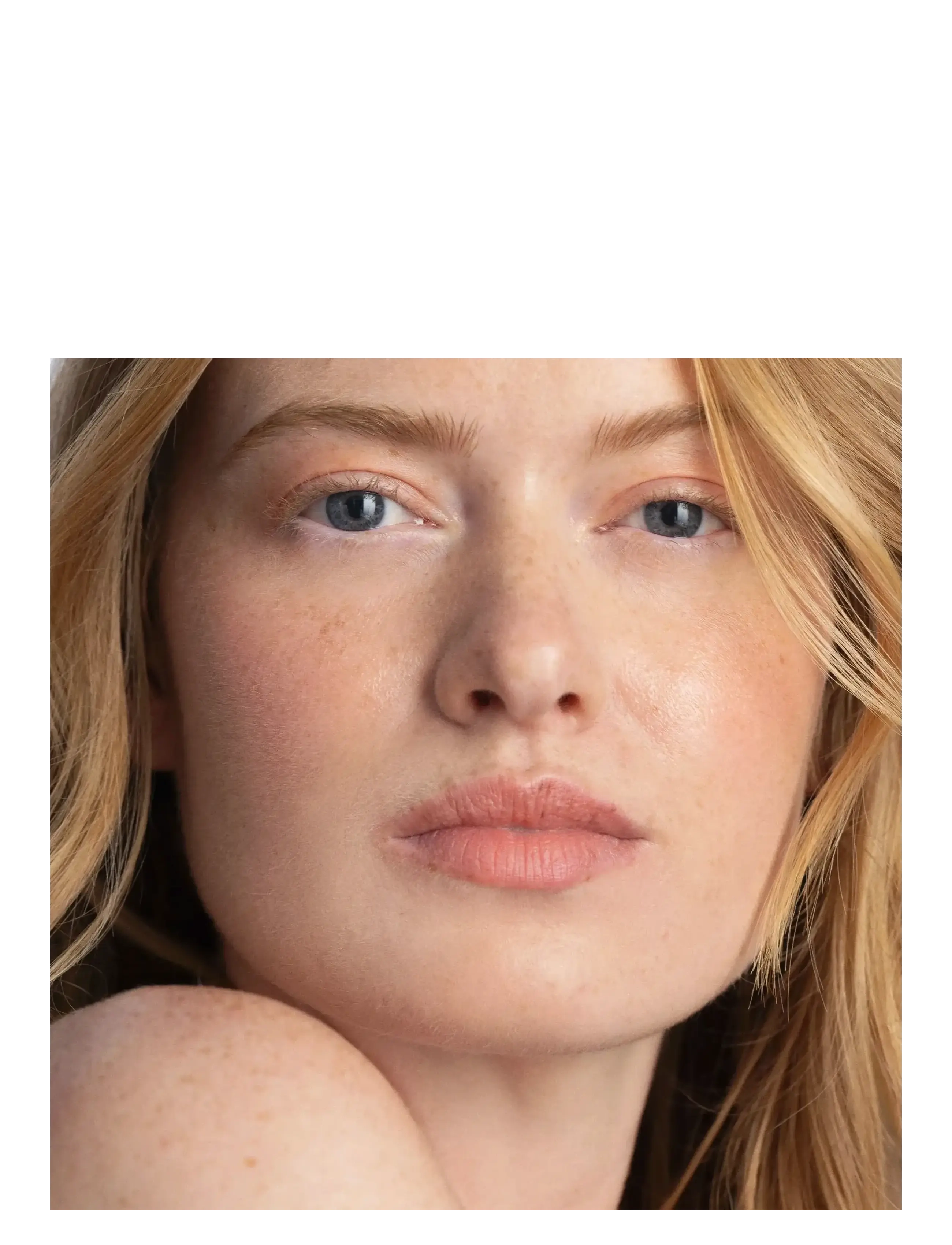 CLE Cosmetics - Melting Lip Powder - redo för date night - nude blush - 2