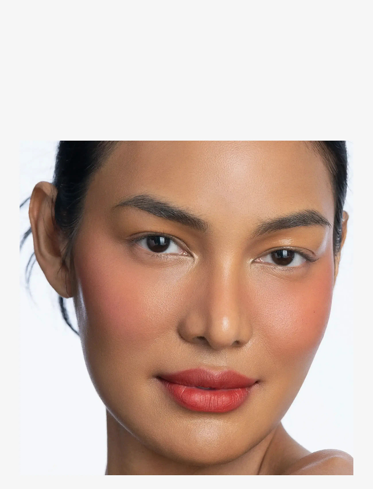 CLE Cosmetics - Melting Lip Powder - redo för date night - true red - 3