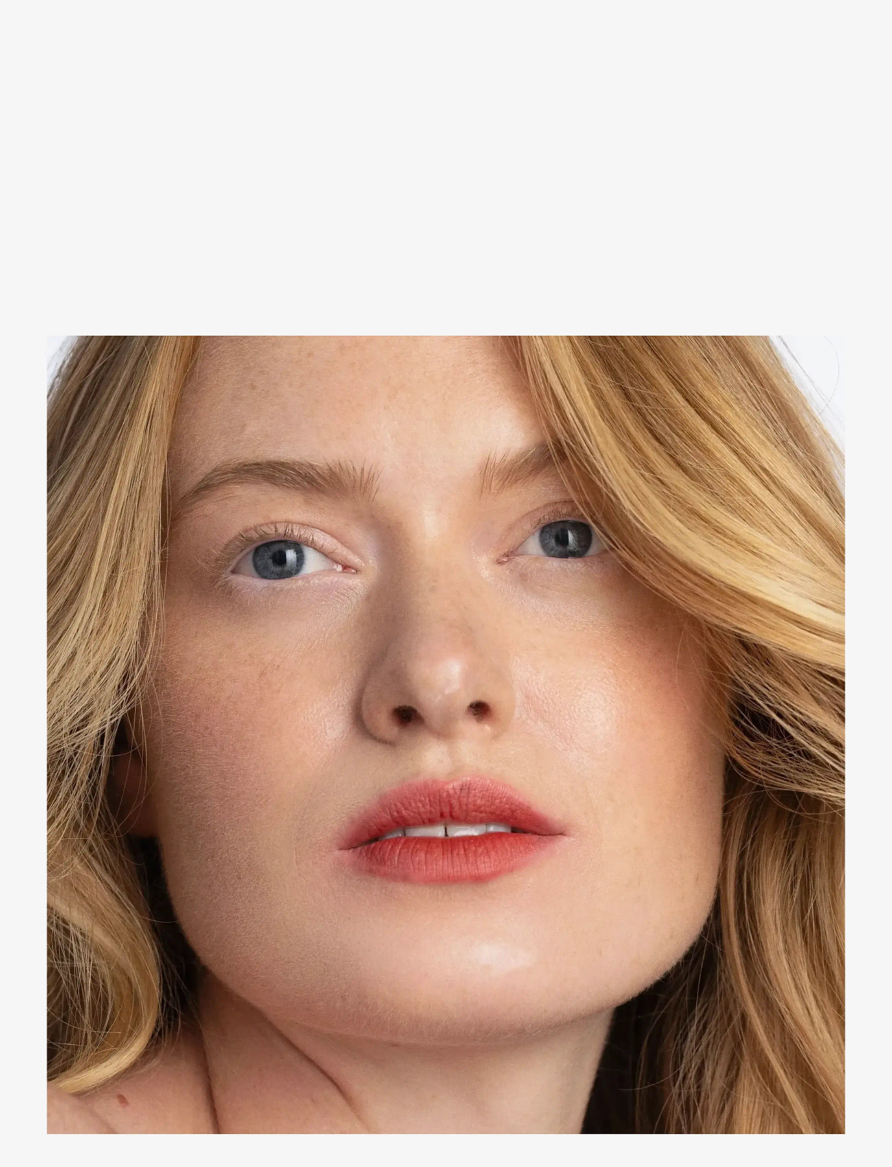 CLE Cosmetics - Melting Lip Powder - redo för date night - true red - 5