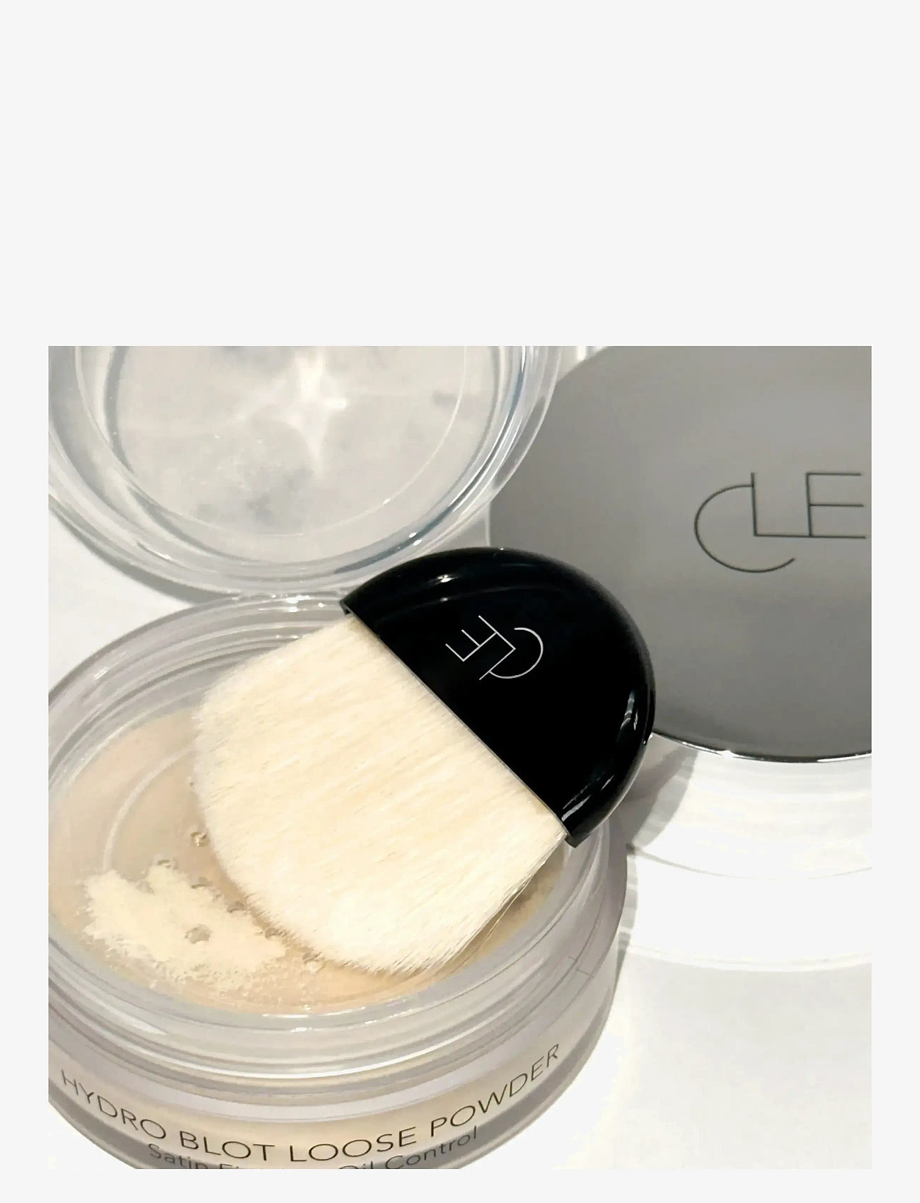 CLE Cosmetics - Hydro Blot Loose Powder - valmiina treffi-iltaan - transclucent - 2