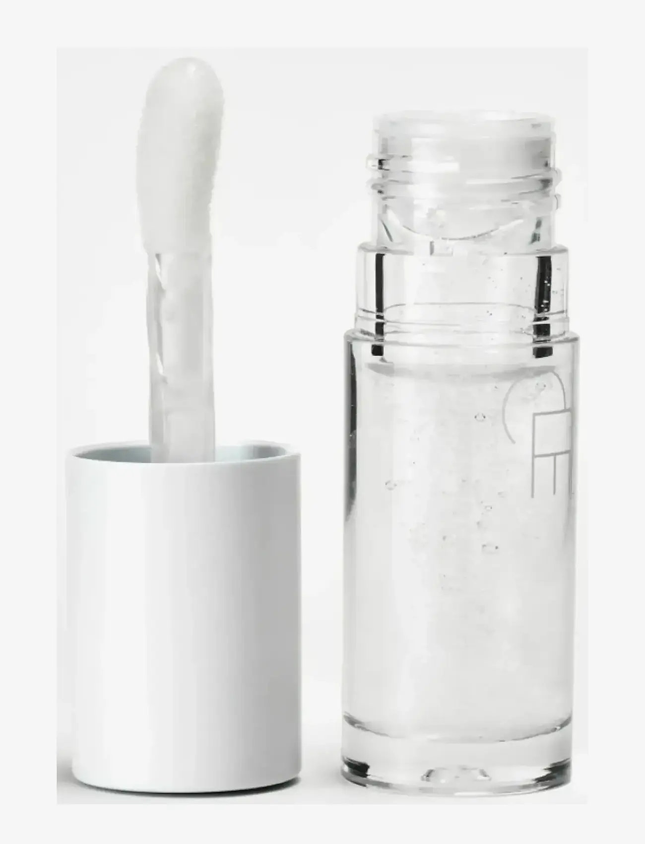 CLE Cosmetics - Glimmering Complexion Gel - redo för date night - transclucent - 2