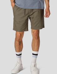 Clean Cut Copenhagen - Barcelona Cotton / Linen Shorts - leinen-shorts - dusty green - 2