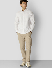Clean Cut Copenhagen - Barcelona Cotton / Linen Pants - linen trousers - khaki - 2