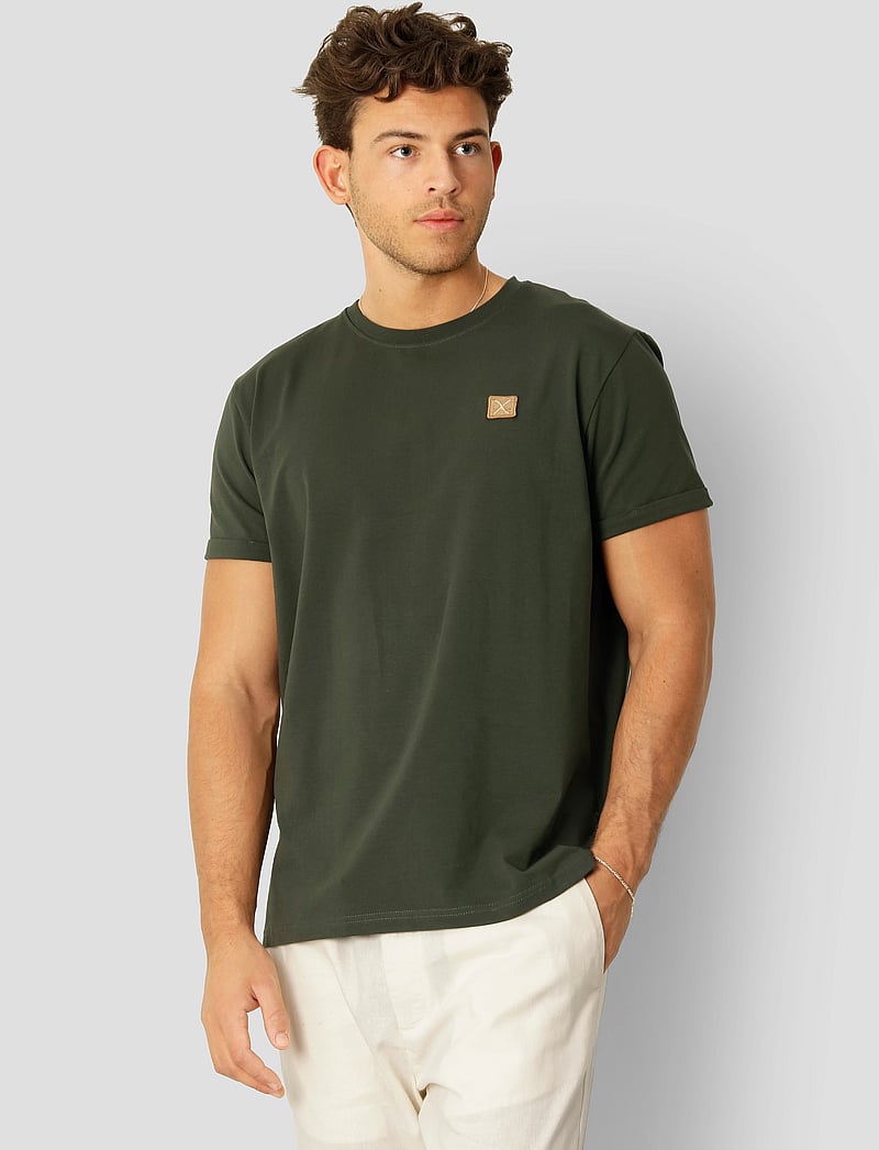 Clean Cut Copenhagen - Basic Organic Tee - lühikeste varrukatega t-särgid - bottle green - 0