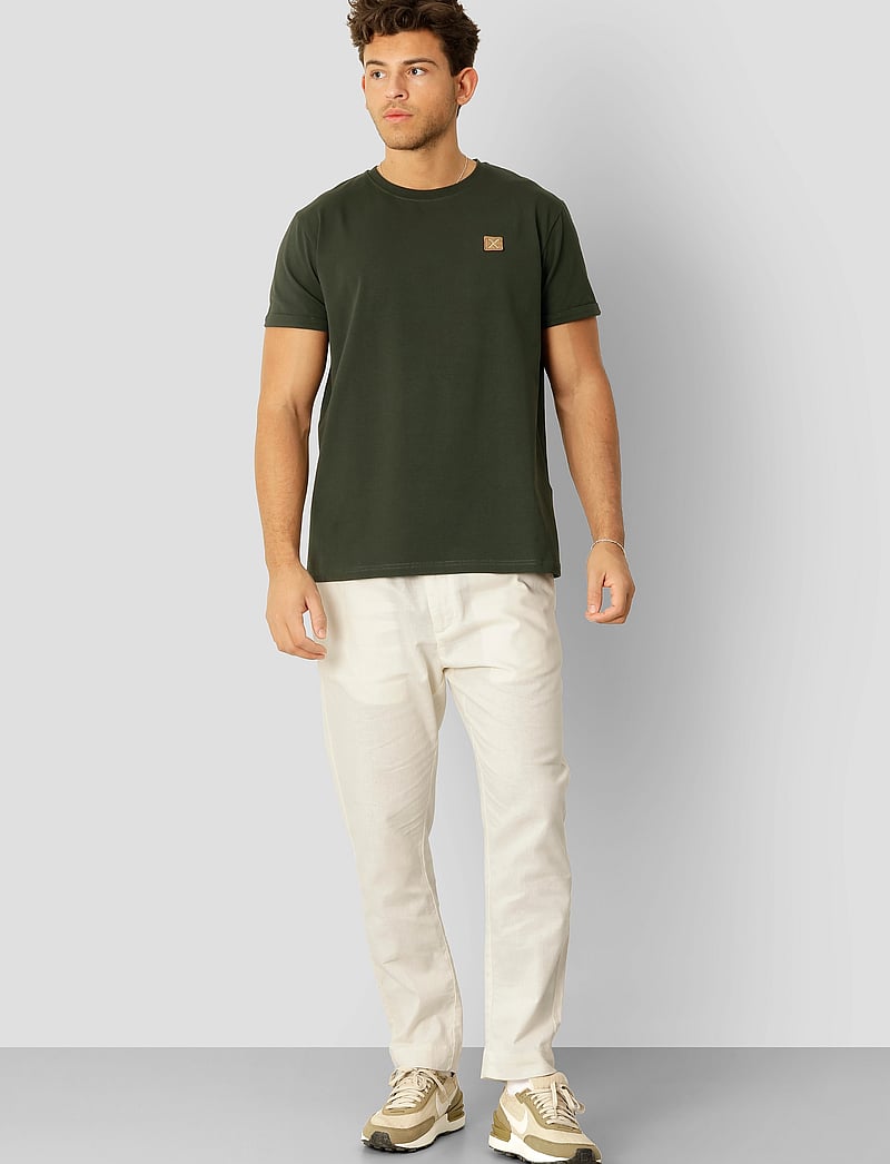 Clean Cut Copenhagen - Basic Organic Tee - lühikeste varrukatega t-särgid - bottle green - 4