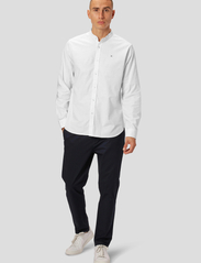 Clean Cut Copenhagen - Oxford Mao Stretch L/S - oxford shirts - white - 2