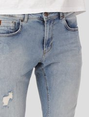Clean Cut Copenhagen - David Slim Stretch Jeans 3002 - kitsad teksad - light blue denim - 2