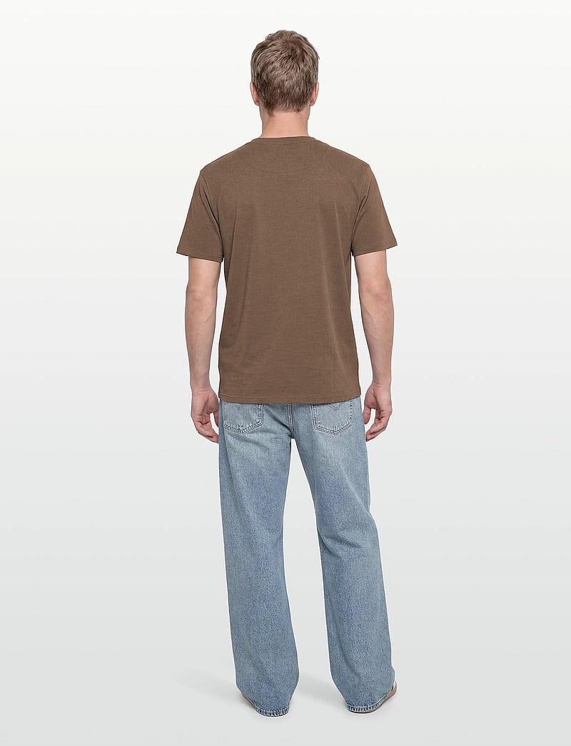 Clean Cut Copenhagen - Patrick Organic Tee - kortærmede t-shirts - shitake - 4