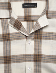 Clean Cut Copenhagen - Bowling Checked S/S - checkered shirts - camel / ecru - 2