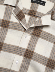 Clean Cut Copenhagen - Bowling Checked S/S - checkered shirts - camel / ecru - 3