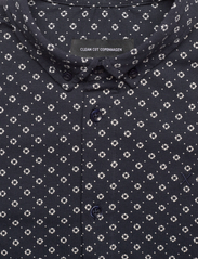 Clean Cut Copenhagen - Hudson AOP Stretch Shirt LS - checkered shirts - navy flower - 2