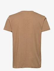 Clean Cut Copenhagen - Stanley Organic Tee - basic t-shirts - dark camel - 1
