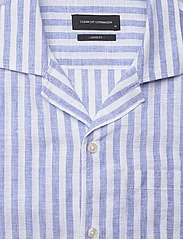 Clean Cut Copenhagen - Giles Bowling Striped Shirt S/S - short-sleeved shirts - blue melange / ecru - 3